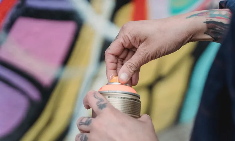 how to get rid of spray paint smell fast