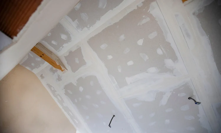 How Long Does Spackle Take to Dry | Paintific